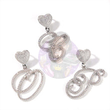 Cargar imagen en el visor de la galería, Heart Initial Necklaces